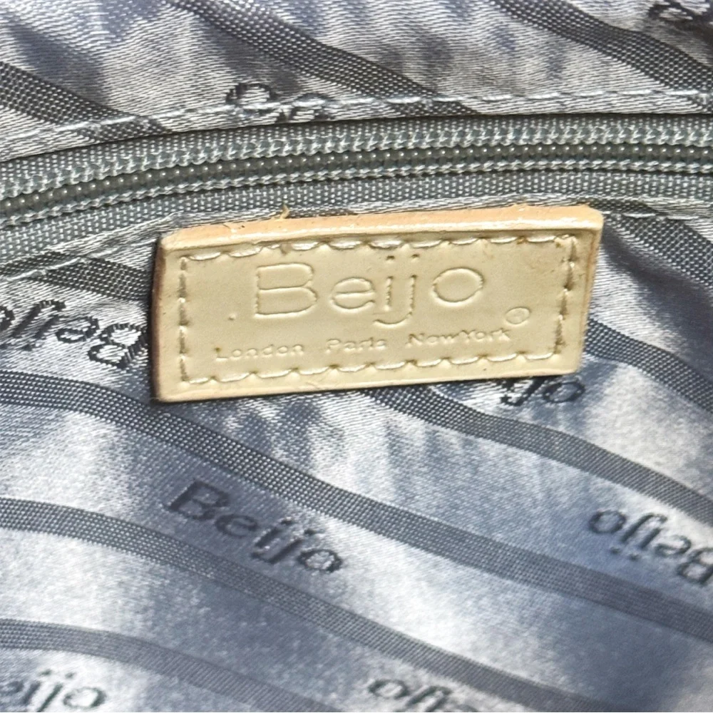 Beijo Y2K Avocado Green Glossy Hobo Shoulder Bag NWT White Trim Deadstock - Picture 12 of 13